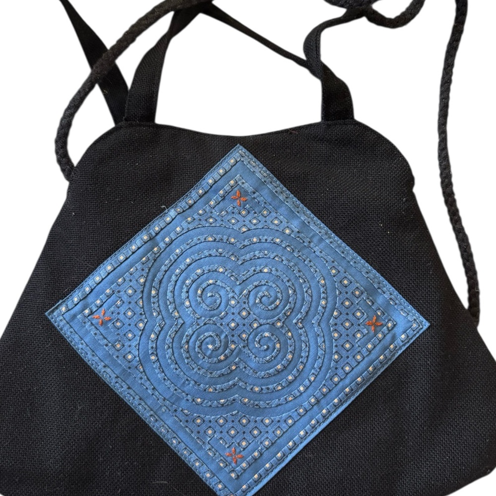 Handmade Hmong Artisan Paj Ntaub Tapestry Crossbody Bag - Indigo Blue & Black - Picture 3 of 7